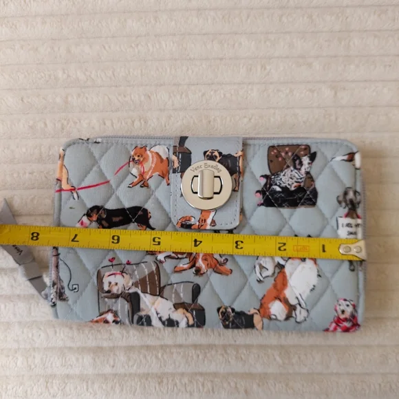 Vera Bradley RFID Turnlock Wallet in the Dog Show pattern - Picture 3 of 8